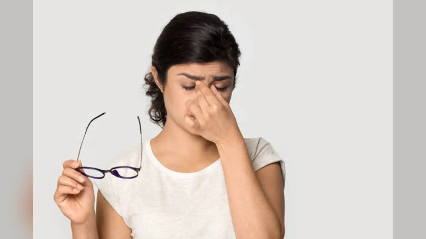 Eye Care: आंखों की रोशनी बढ़ाने के लिए फॉलो करें ये आयुर्वेदिक तरीके