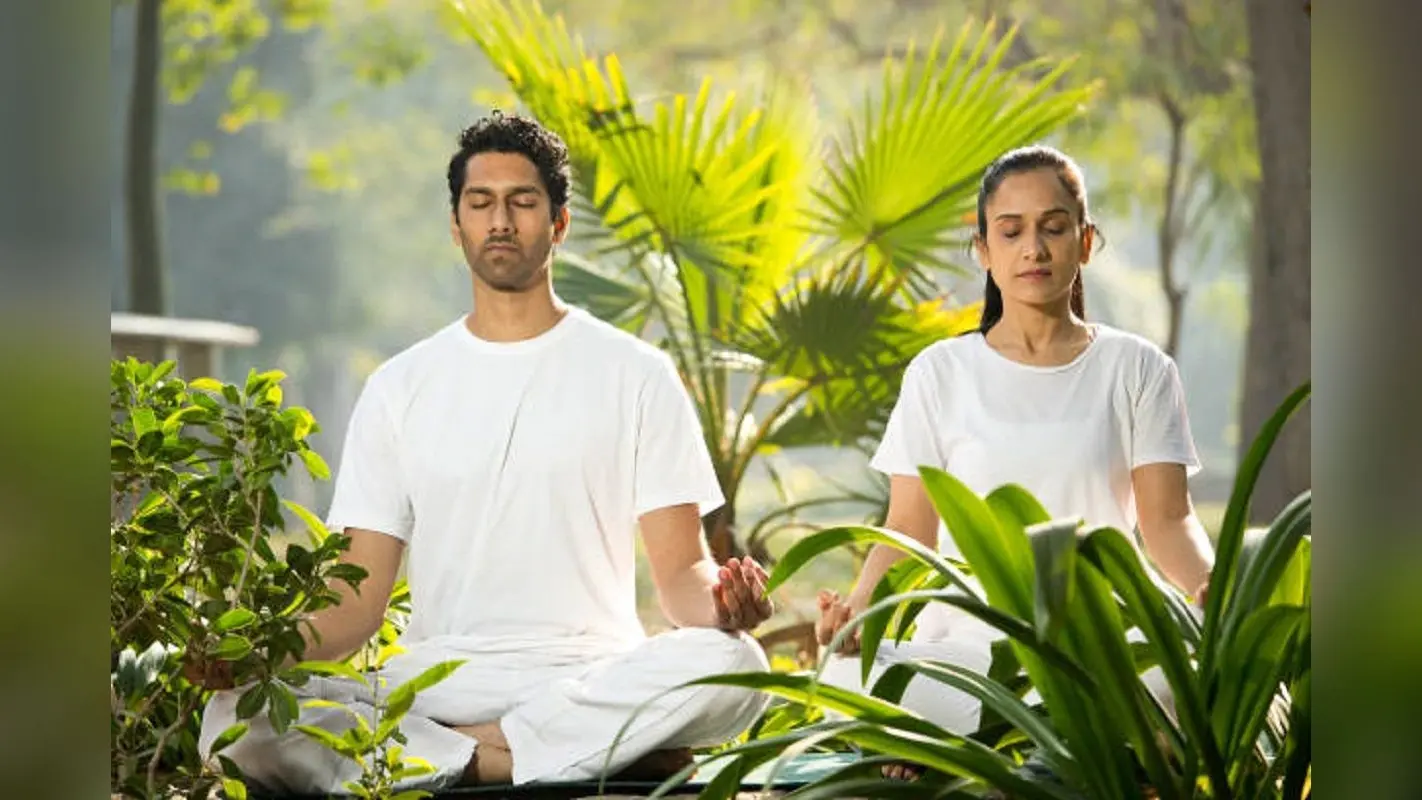 Fitness Tips: जानिए कैसे मेडिटेशन वजन घटाने में कर सकता है आपकी मदद