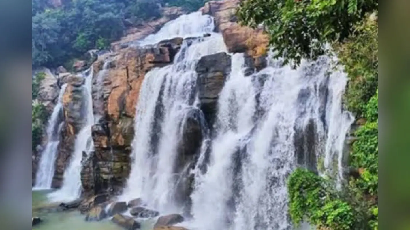 Jharkhand Tourism: “गौतमधारा” नाम से मशहूर है Jharkhand का यह झरना