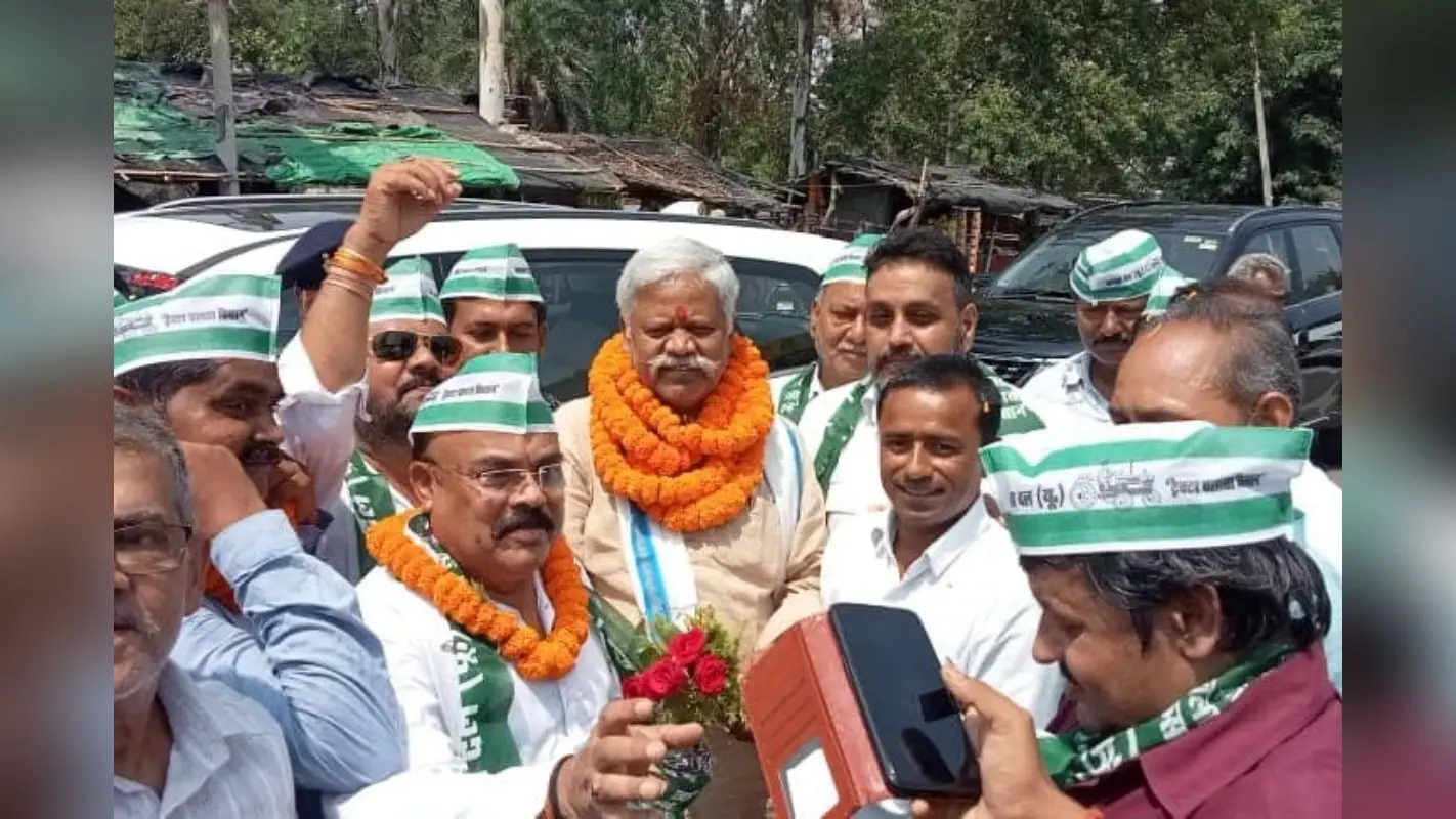 Jharkhand Politics: सांसद खीरू महतो राज्यसभा में जदयू के सचेतक नियुक्त किए गए, जदयू के नेताओं ने दी बधाई