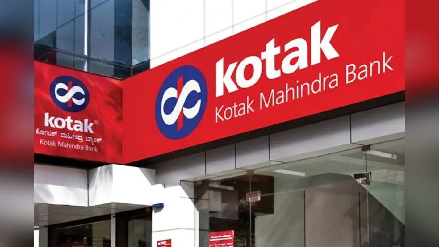 Share Price: अदाणी-हिंडनबर्ग केस में नाम आने पर कोटक महिंद्रा बैंक के शेयर में बड़ी गिरावट