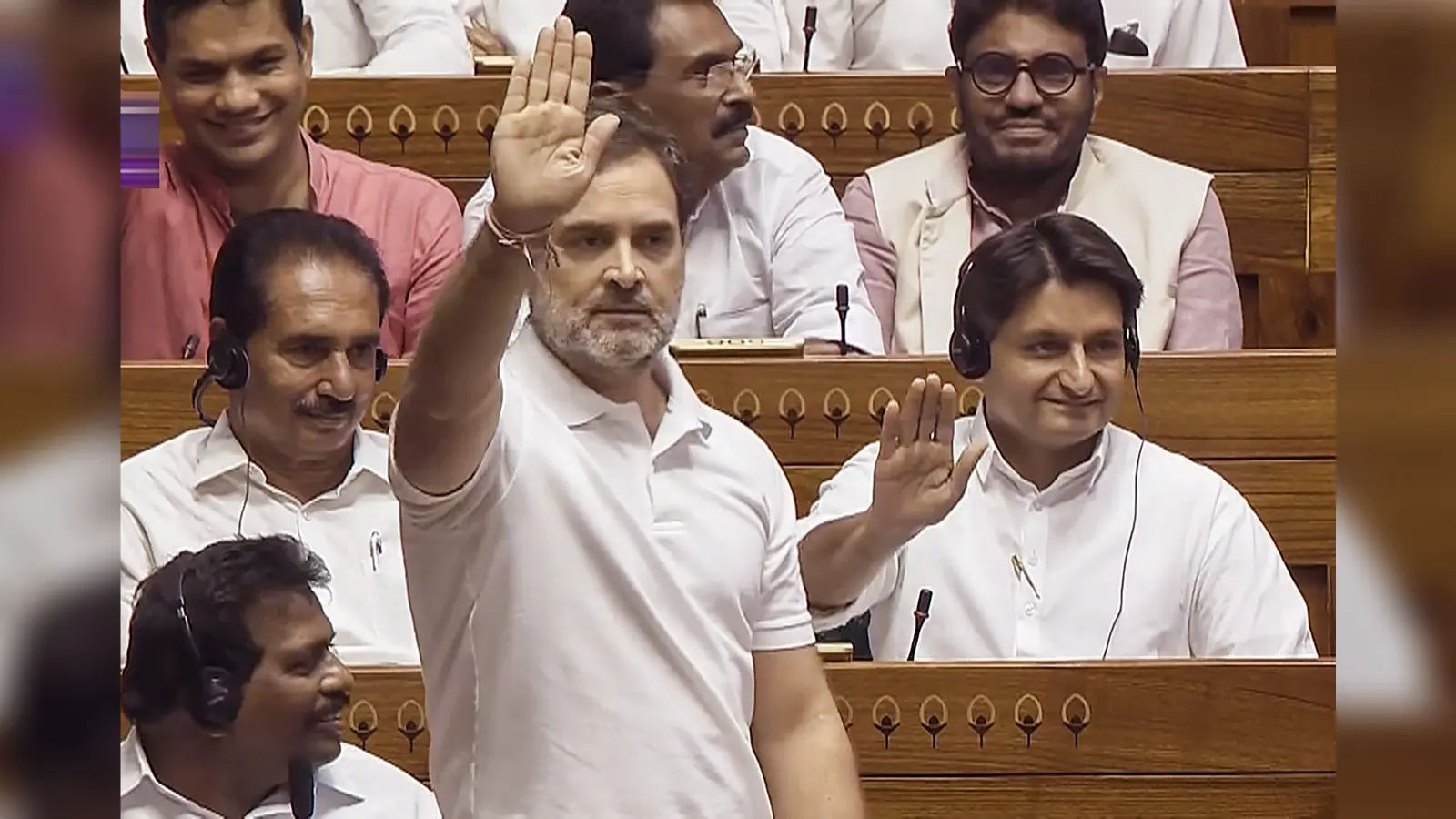 सदन में ‘हिंदू’ पर क्या बोल गये राहुल गांधी… जवाब देने खड़े हो गए पीएम मोदी, प्रियंका गांधी ने दी सफाई