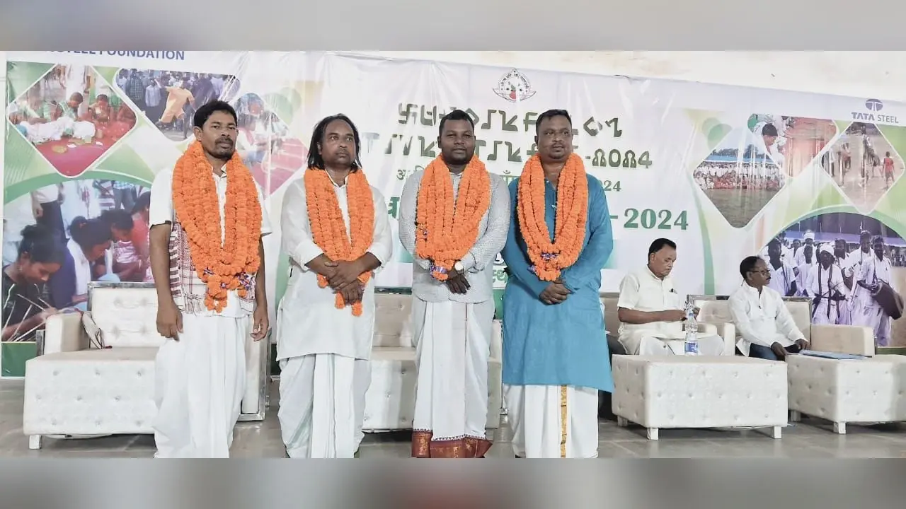 इपिल सामद बने आदिवासी हो समाज युवा महासभा के राष्ट्रीय अध्यक्ष व महासचिव गब्बरसिंह हेंब्रम