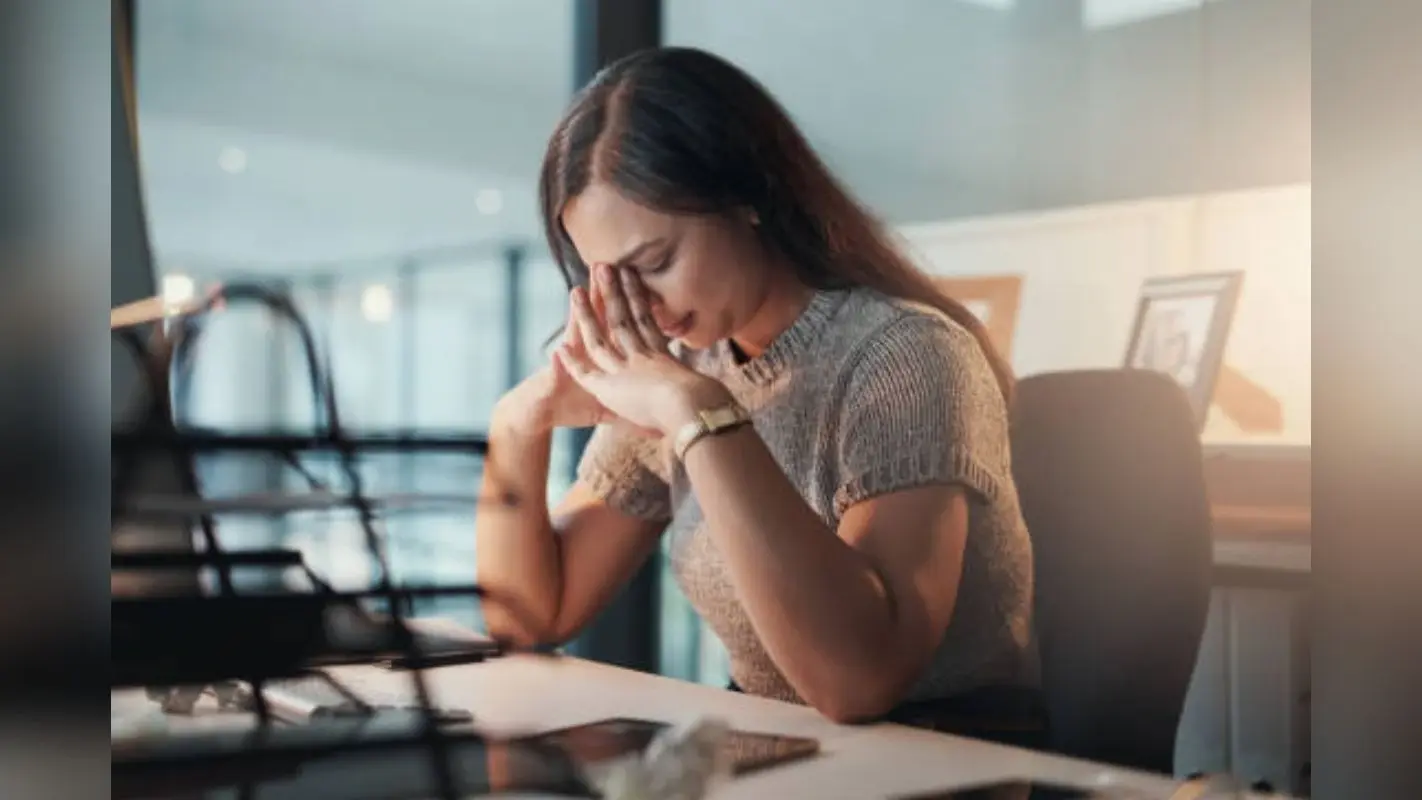 Mental Health Tips: अपने डेली रूटीन से इन 5 आदतों को करें बाहर, लाइफ हो जाएगी बेहतर