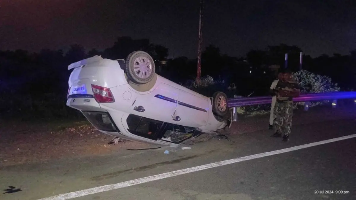 मोकामा में मिट्टी की ढेर से टकराई बीडीओ की कार, पति-पत्नी और दो बच्चे घायल…इलाज जारी