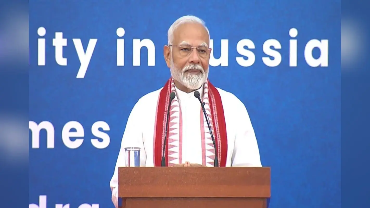 Narendra Modi in Russia : पीएम मोदी ने रूस में कहा-मैं हिंदुस्तान की मिट्टी की महक साथ लाया हूं