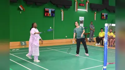राष्ट्रपति द्रौपदी मुर्मू ने राष्ट्रपति भवन में खेला बैडमिंटन, साइना नेहवाल को दी कड़ी टक्कर, देखें वीडियो