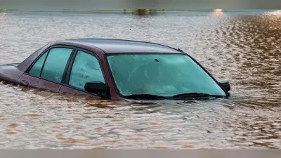 Car Insurance: क्या बाढ़ से क्षतिग्रस्त वाहन को कार बीमा कवर करती है, यहां जानें