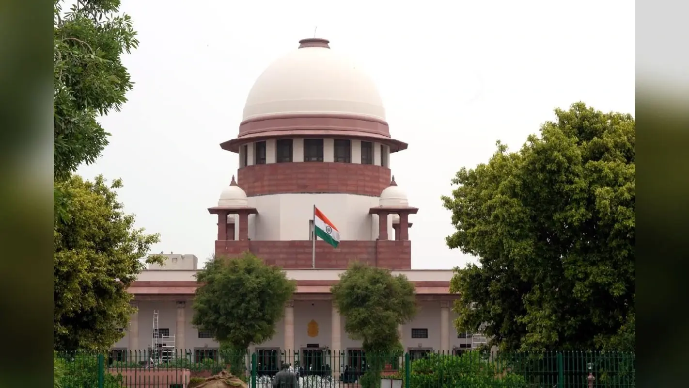हाथरस भगदड़ : सुप्रीम कोर्ट ने दायर जनहित याचिका पर सुनवाई से किया इनकार