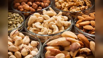 Soaked Dry Fruits : कौन से मेवों को भीगा कर खाने से मिलता है सेहत को लाभ?