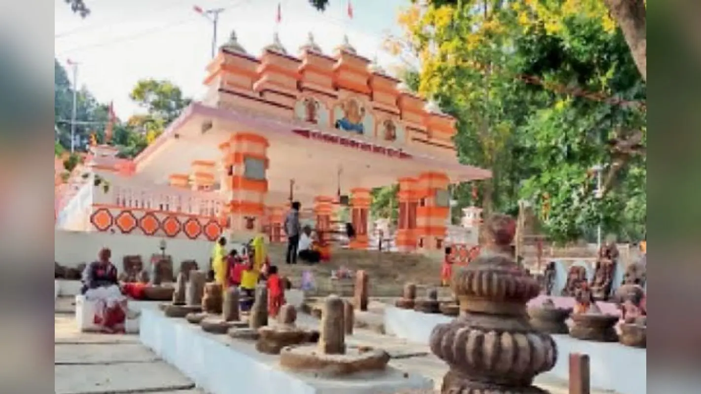 Jharkhand Tourism: जंगल के बीच मौजूद इस प्राचीन मंदिर में साक्षात निवास करते हैं भगवान शिव