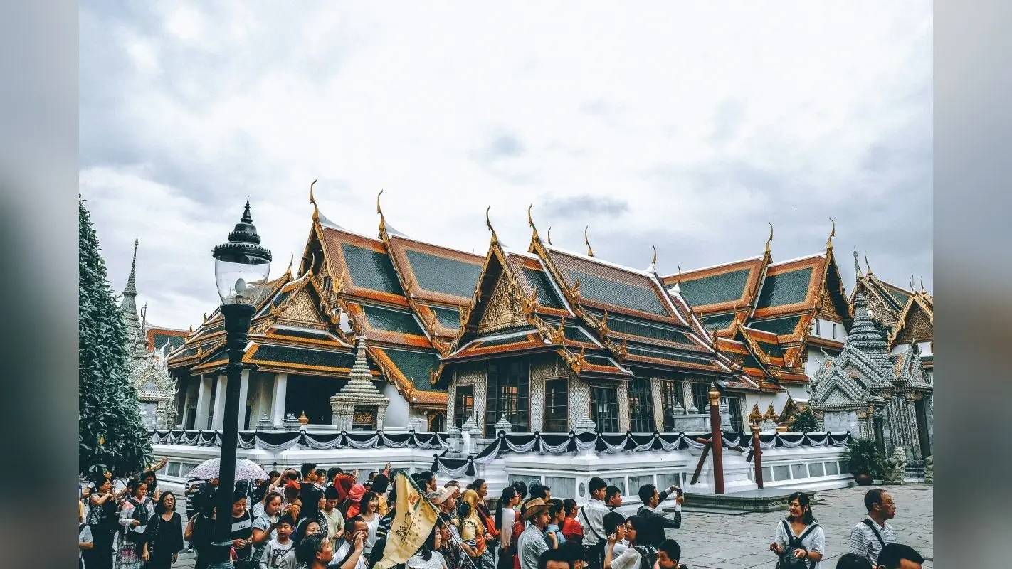 Travel Tips in Foreign Countries: गाड़ी से भी कर सकते हैं इन विदेशी जगहों की सैर
