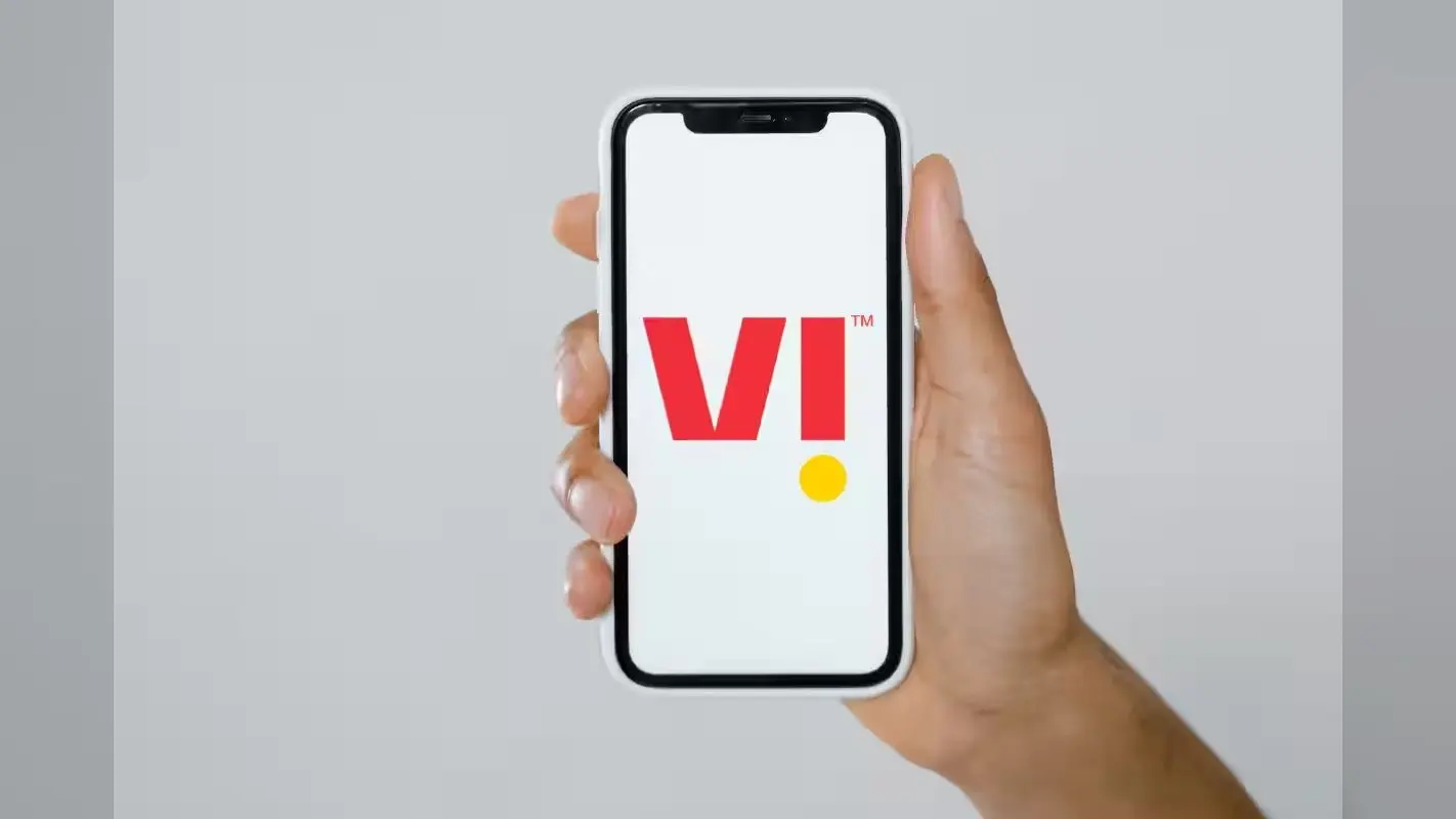 Vi New Tariff: आज से 600 रुपये तक महंगे हो गए वोडाफोन-आइडिया के प्लान्स, देखें नयी प्राइस लिस्ट
