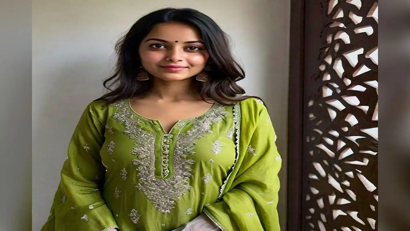 Latest Suit Design: इस सावन आपके लुक को ट्रेंडी बनाएंगे ये हरे सूट