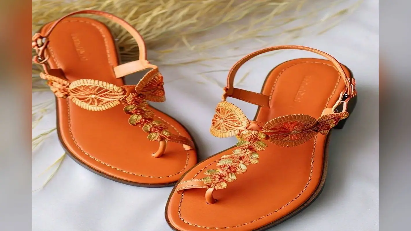 Latest Sandals Design: इन ट्रेंडी सैंडल्स के साथ करिए अपने सावन और हरियाली तीज के लुक को कम्प्लीट