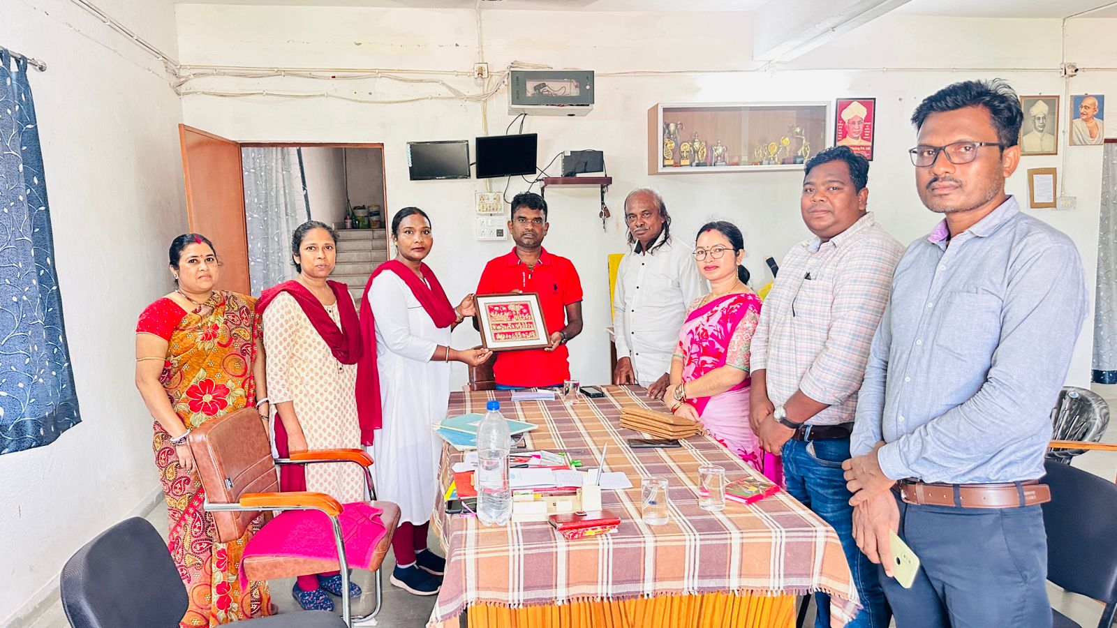 विधायक संजीव सरदार ने जेरेडा के कांट्रेक्टर को लगायी फटकार, हाई स्कूल में अविलंब सोलर कनेक्शन देने का दिया निर्देश