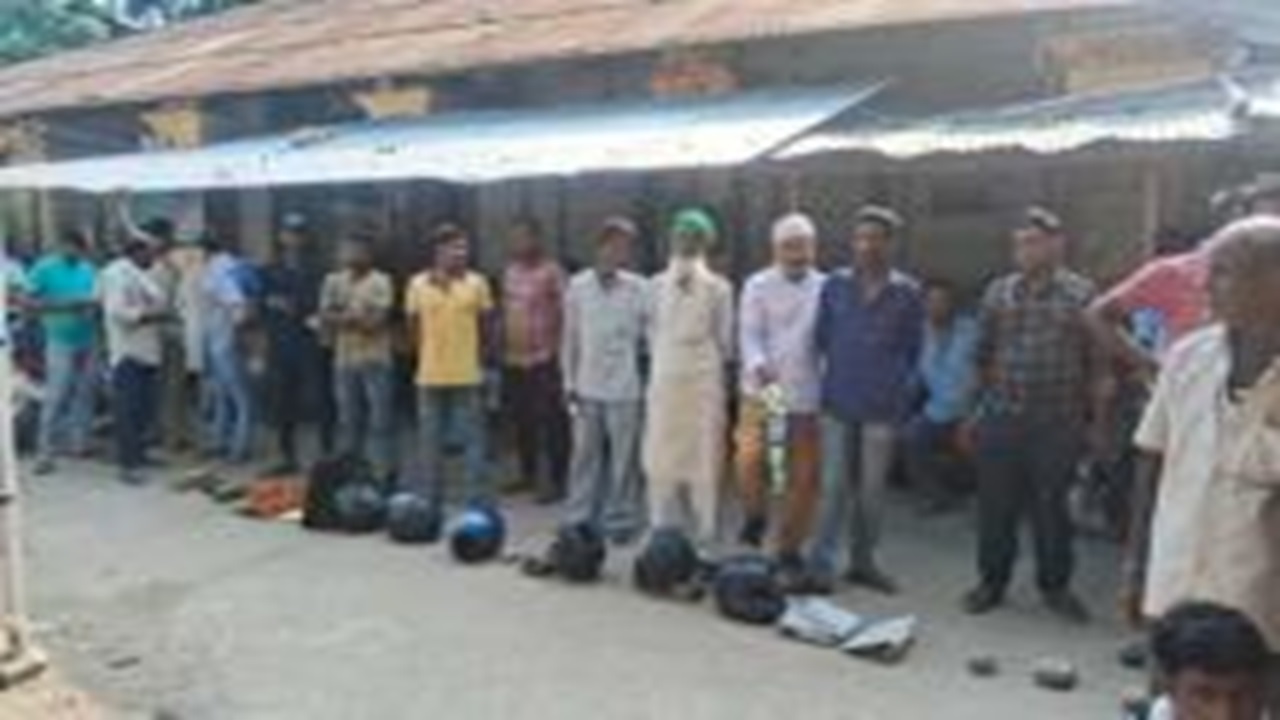 Bihar Land Survey: गोपालगंज में पुरखों की जमीन बचाने के लिए स्टांप काउंटर पर आपाधापी, जानें वंशावली बनाने में क्या है जरूरी