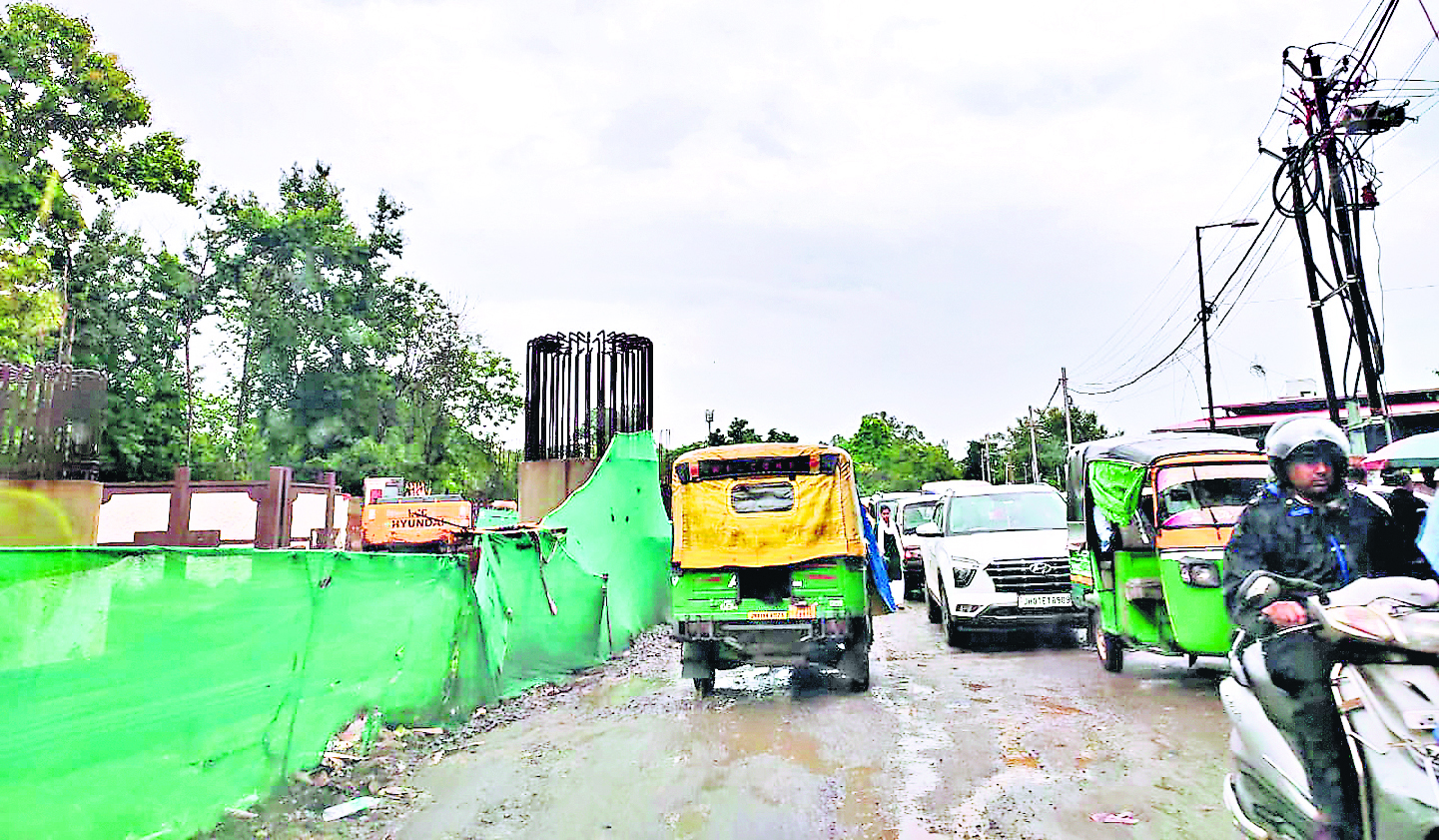 Ranchi news : जाकिर हुसैन पार्क से किशोरी यादव चौक के बीच व्यावसायिक वाहनों का रूट डायवर्ट किया जाये