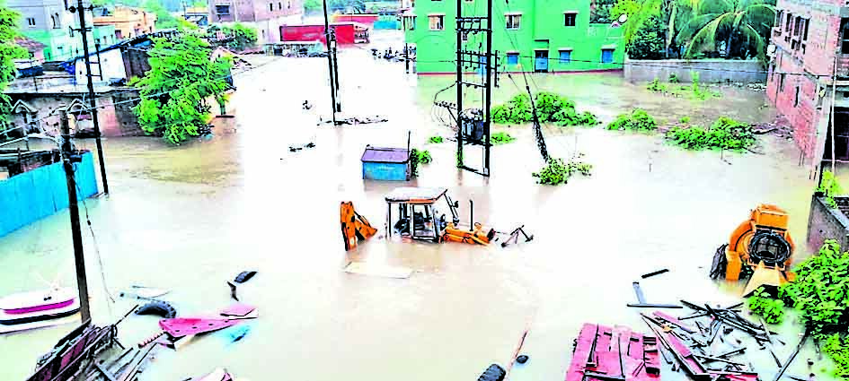 बारिश से दुर्गापुर के कई क्षेत्र डूबे, बढ़ी परेशानी