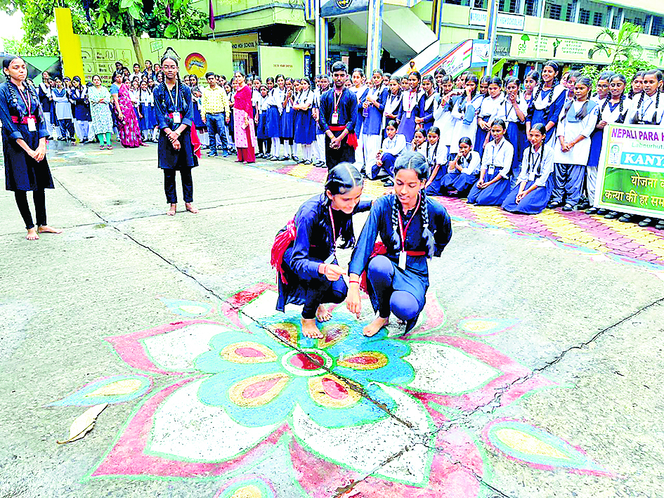 दुर्गापुर : कन्याश्री क्लब ने बाल विवाह की रोकथाम के लिए पेश किया नाटक