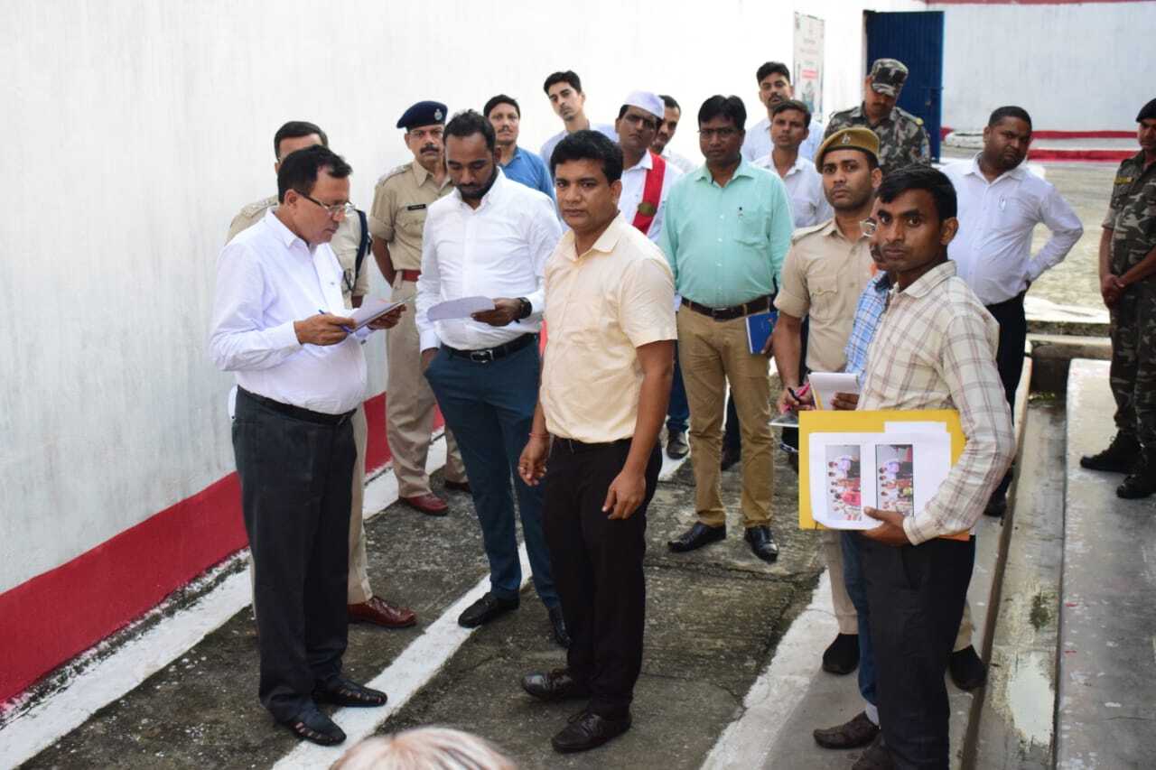 पीडीजे, डीसी व एसपी ने किया मंडल कारा का निरीक्षण