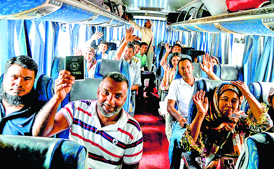 देश के हालात को लेकर चिंतित कोलकाता में फंसे बांग्लादेशी