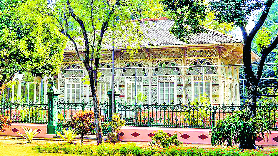 बांग्लादेशी विद्यार्थी अपने देश की हालत से चिंतित