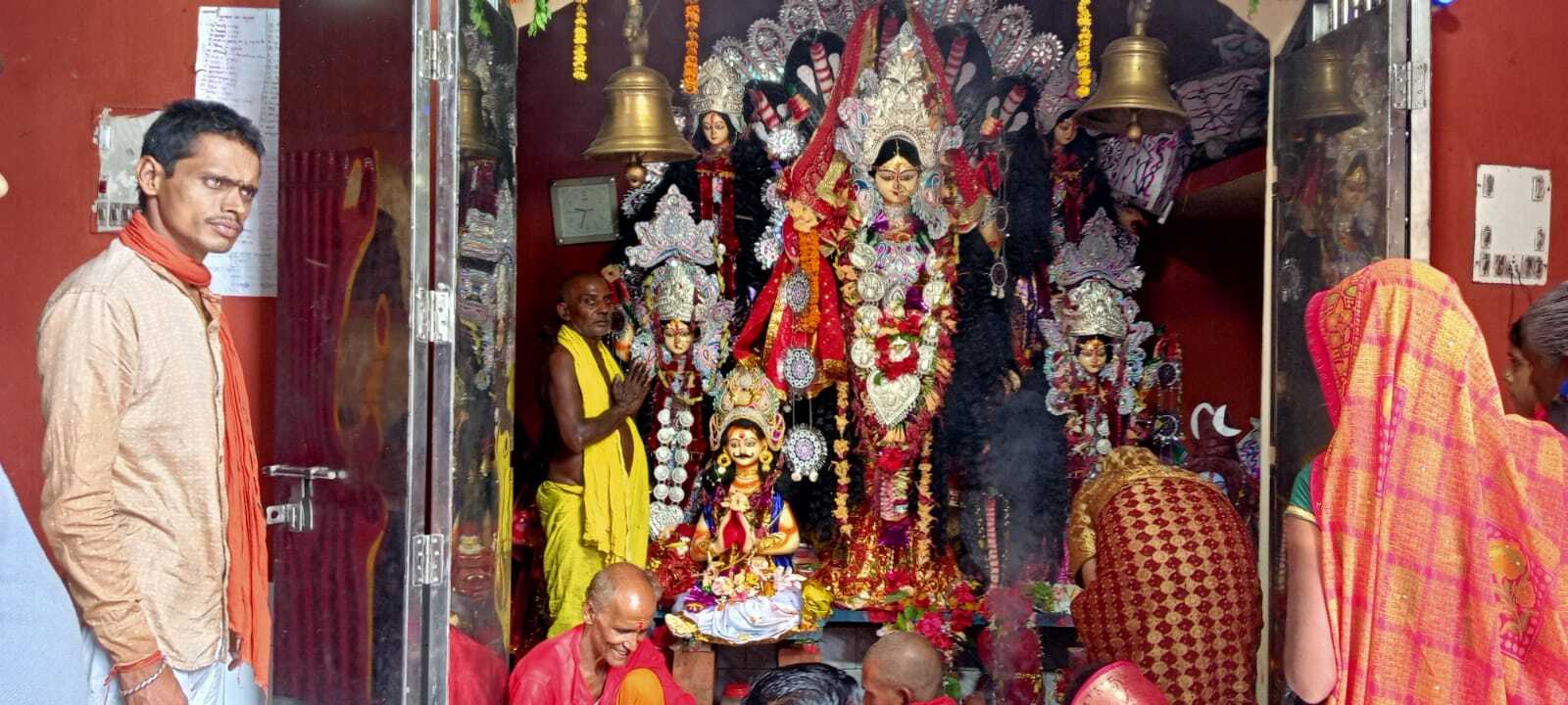 बिहुला-विषहरी दर्शन के लिए उमड़े श्रद्धांलु, देर शाम हुआ प्रतिमा का विसर्जन