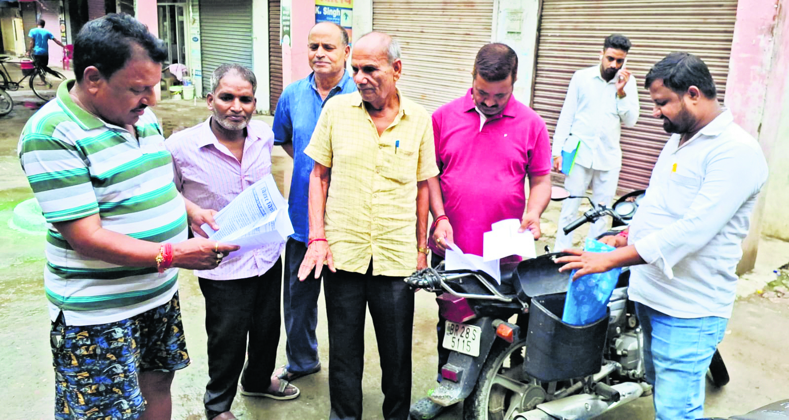 गंडक की बाढ़ से प्रभावित छह प्रखंडों की 62 पंचायतों में आधे से अधिक लोगों के पास नहीं है दस्तावेज