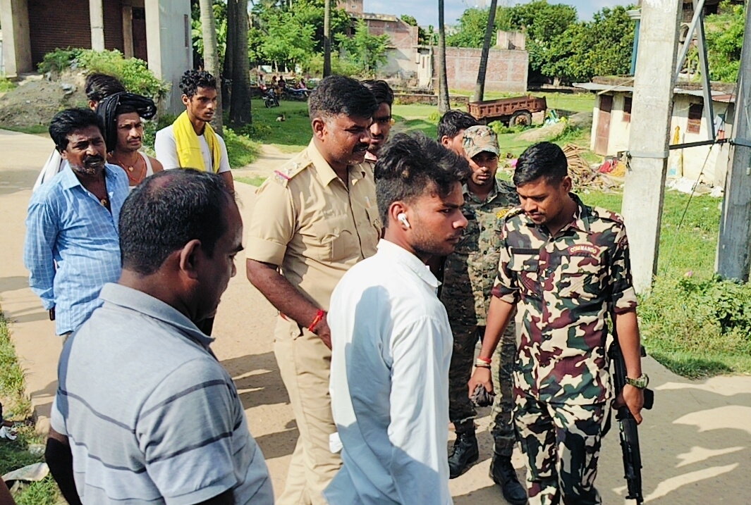 रंगदारी नहीं देने पर बदमाशों ने जिला परिषद के घर पर बरसाई थी गोली, मामला दर्ज
