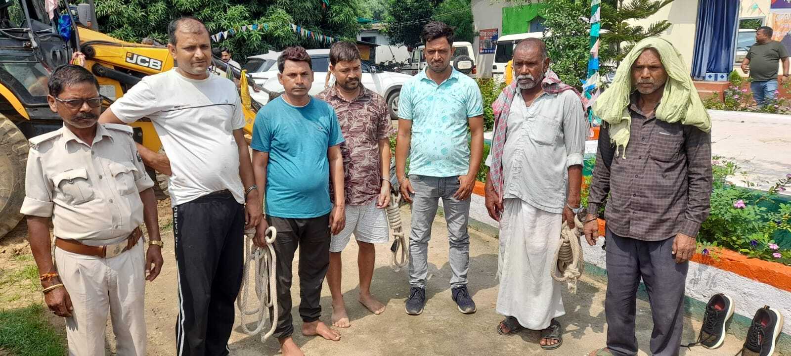 चार शराबी सहित छह लोग गिरफ्तार