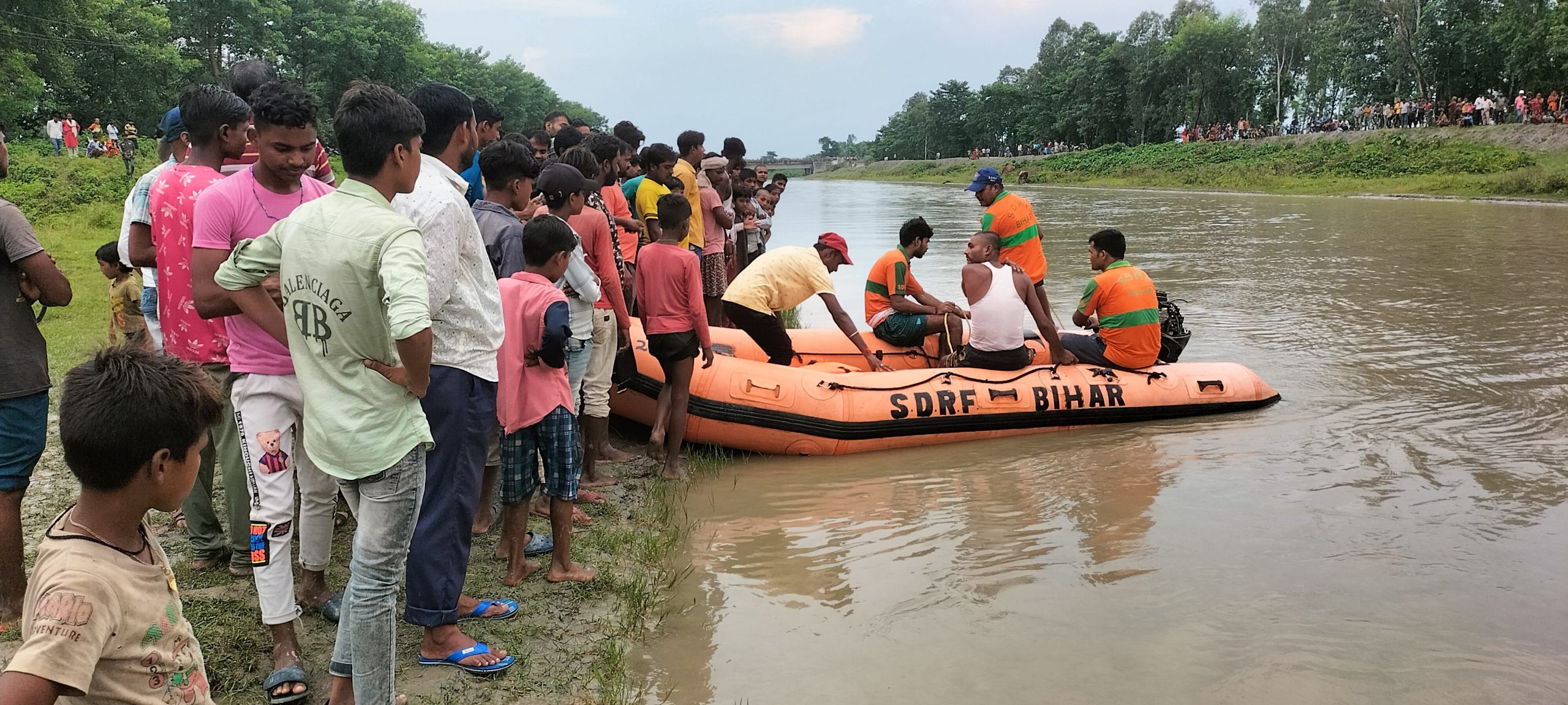 केनाल में स्नान करने के दौरान तीन युवक डूबे, एक लापता