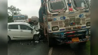 गिरिडीह में कार और ट्रक की जोरदार टक्कर, 5 घायल, एक की स्थिति गंभीर