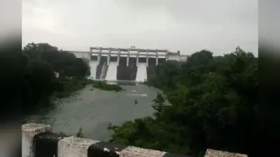 लगातार बढ़ रहा है पतरातू डैम का जलस्तर, तीन फाटक खोल किया जा रहा जलनिकासी का काम