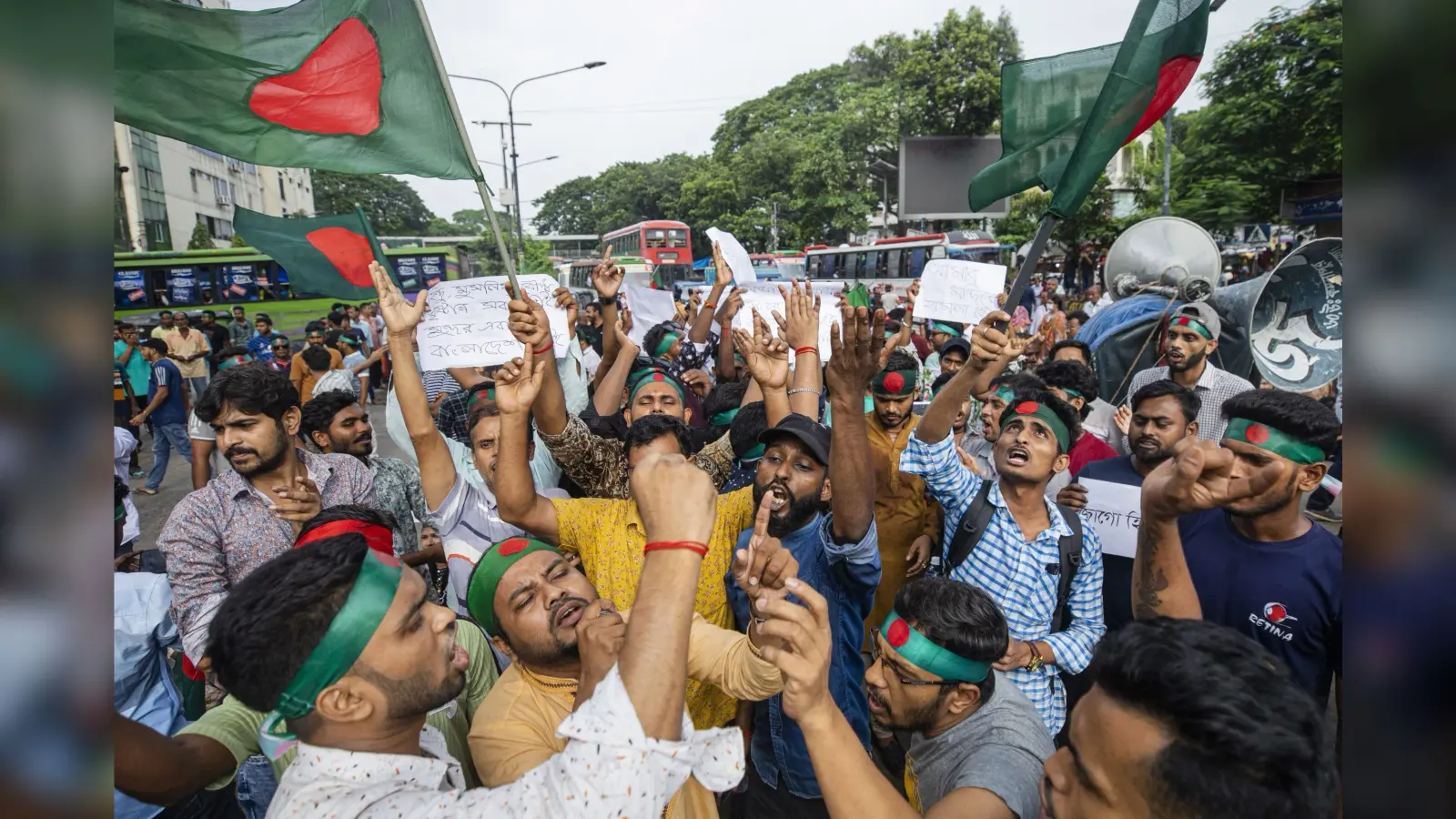 ‘हमने उनके घरों और मंदिरों की रखवाली की’, बांग्लादेश में हिन्दुओं पर हमले के आरोप पर भड़के रहमान