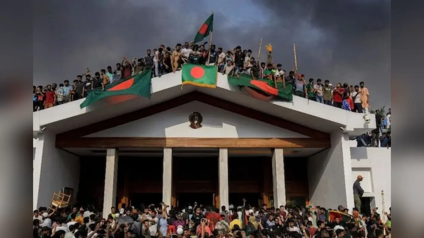 Bangladesh updates: पहले मुख्य न्यायाधीश, अब केंद्रीय बैंक प्रमुख का इस्तीफा
