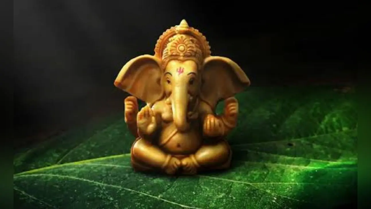 Best Ganesh Pandals in Mumbai: इस गणेश चतुर्थी विजिट करें मुंबई के ये मशहूर गणेश पंडाल, मिलेगा आशीर्वाद
