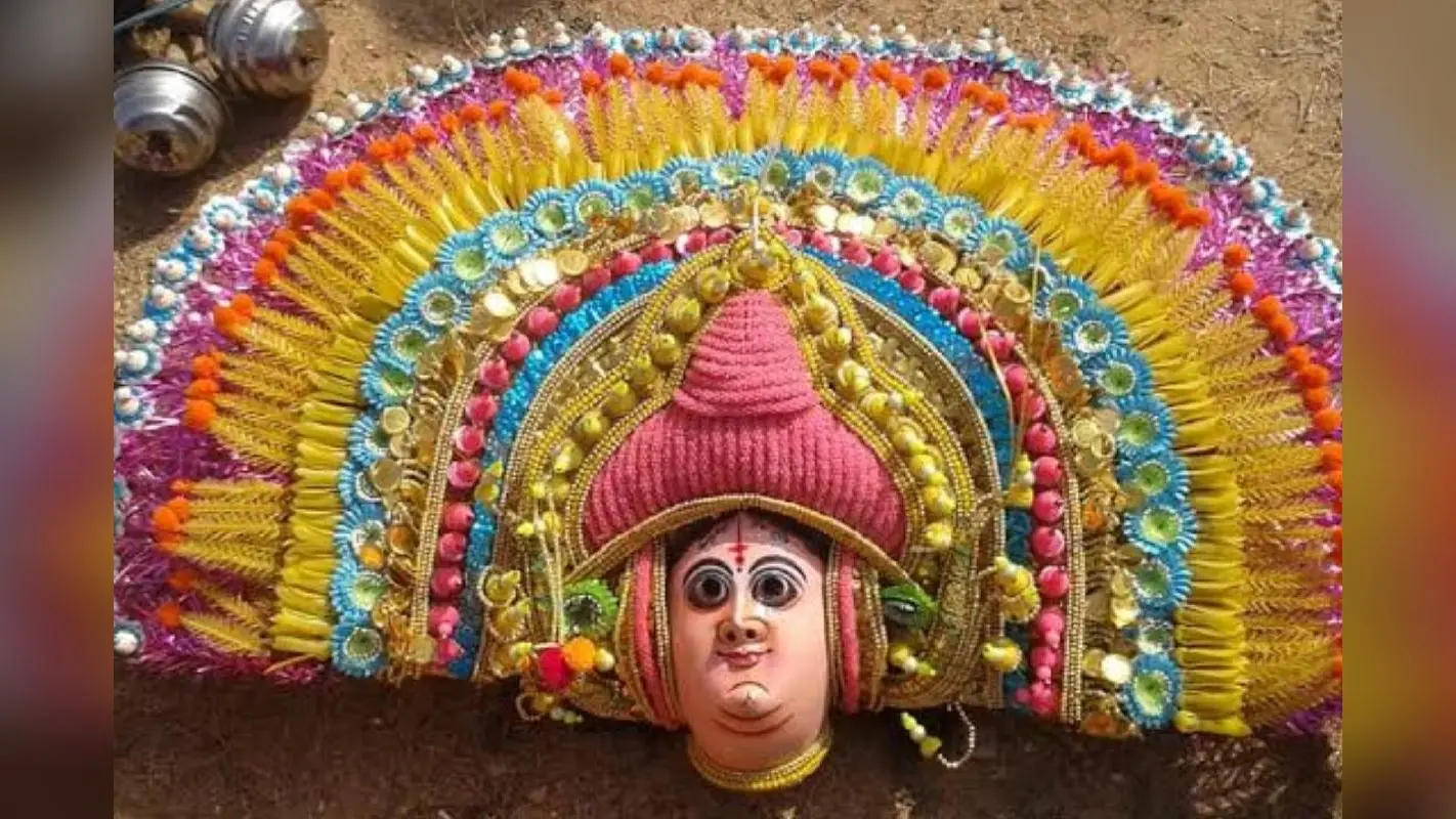 Jharkhand Tourism: जानना चाहते हैं छऊ नृत्य का मुखौटा बनाने की कला, तो आइए सरायकेला खरसावां