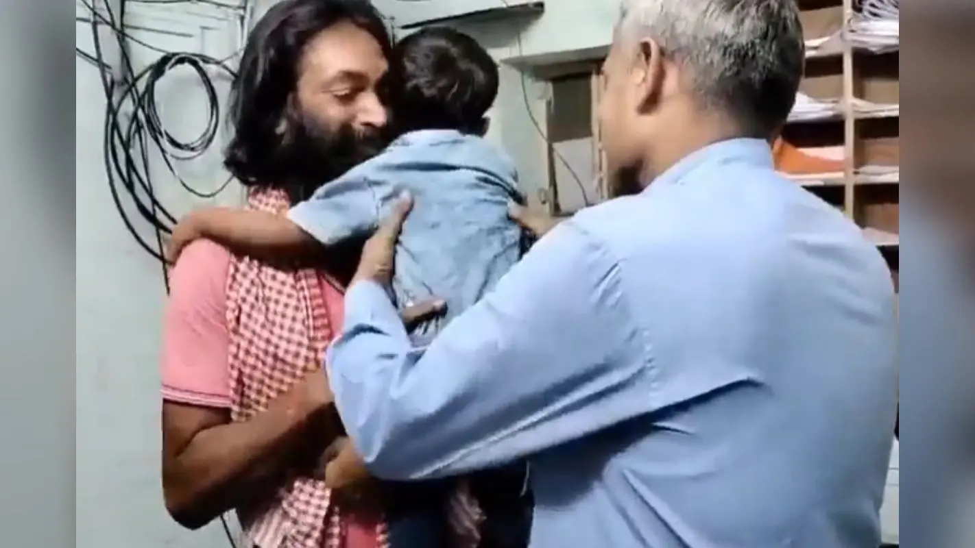 Rajasthan News: जयपुर में 14 महीने के बाद किडनैपर से अलग होने पर बिलख उठा मासूम, देखें वीडियो