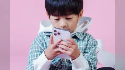 phone addiction in kids: क्या देख रहे हैं आपके बच्चे, किन बातों का ध्यान रखें अभिभावक