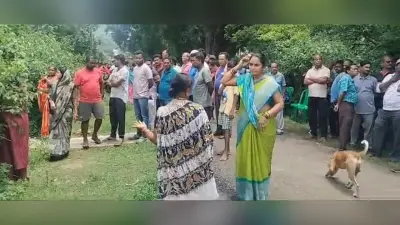 मुंबई-हावड़ा मेल हादसा : शव पहुंचते ही रेलवे कॉलोनी और मालगोदाम में मचा हाहाकार, हर आंख हुई नम