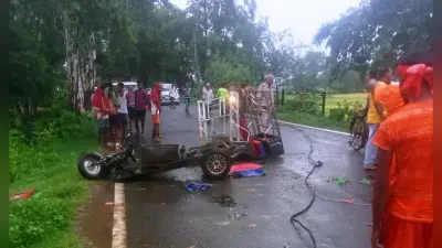 मिनी हाइवा ने ई-रिक्शा में मारी टक्कर, चालक घायल, स्थिति गंभीर