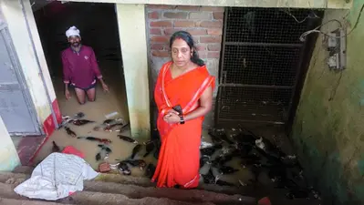बड़कागांव में दुकान और मकान में घुसा पानी, लाखों का नुकासान
