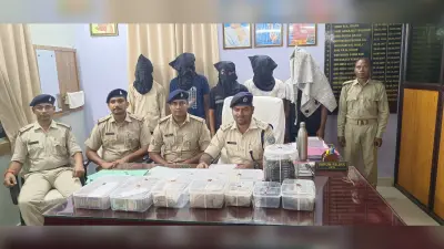 ब्राउन शुगर, अफीम और नकद के साथ पांच लोग गिरफ्तार