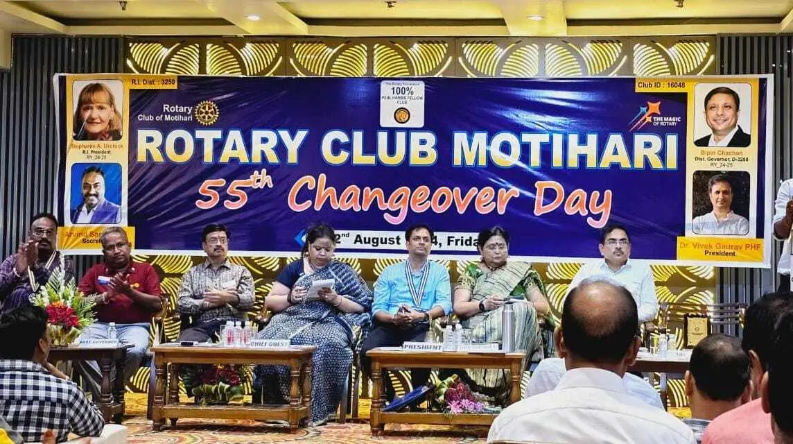 डॉ विवेक बने रोटरी क्लब के अध्यक्ष व अरविंद सर्राफ सचिव