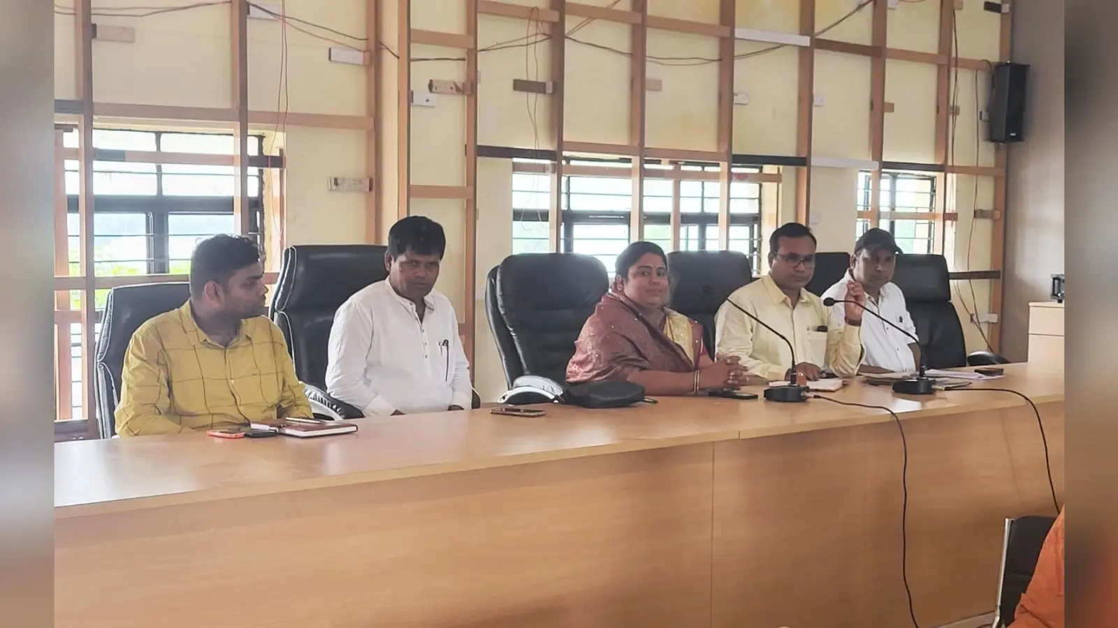 पंचायत समिति की बैठक में उठा भ्रष्टाचार व बिचौलिया का मुद्दा, बैठक में कई विभाग के पदाधिकारी रहे नदारद