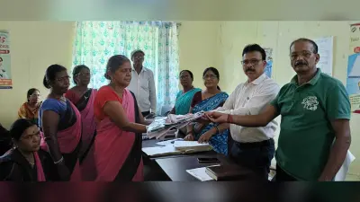 सीएम मईयां सम्मान योजना के लिए फॉर्म का किया वितरण