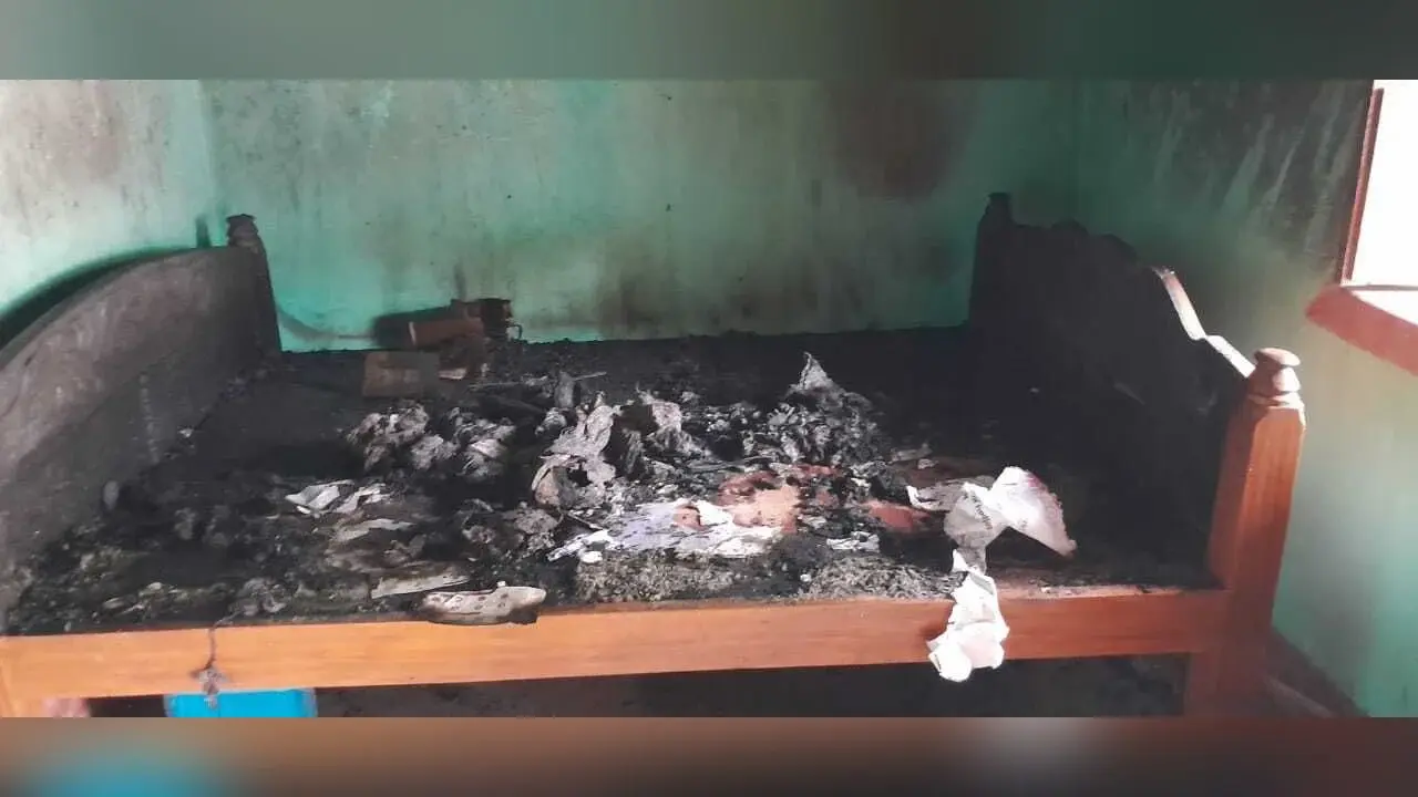 धू-धूकर जल गये 1.25 लाख नकद, घर में आग लगने से कई कीमती सामान भी जलकर हुए राख