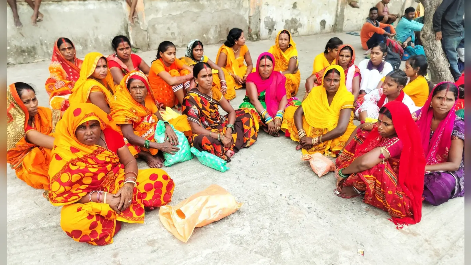 मुंगेर जाने वाले भक्तों का लगा रहा तांता
