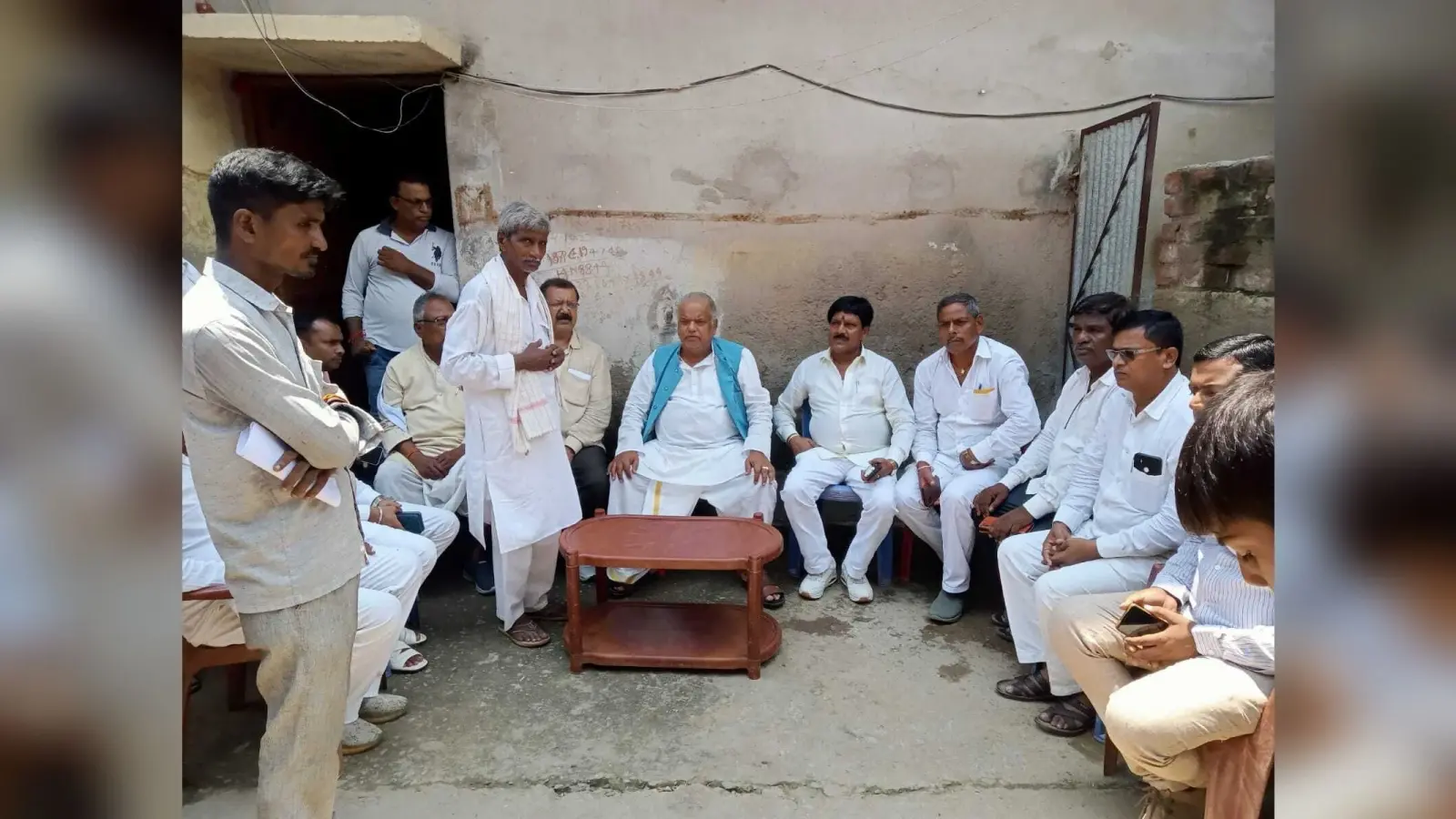 Lakhisarai News : मंत्री श्रवण कुमार ने शोकाकुल पैक्स अध्यक्ष से मिल कर दी सांत्वना